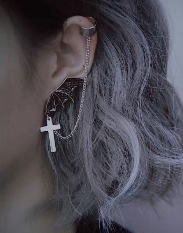 イヤーカフ・ピアス | アクロトーキョー。