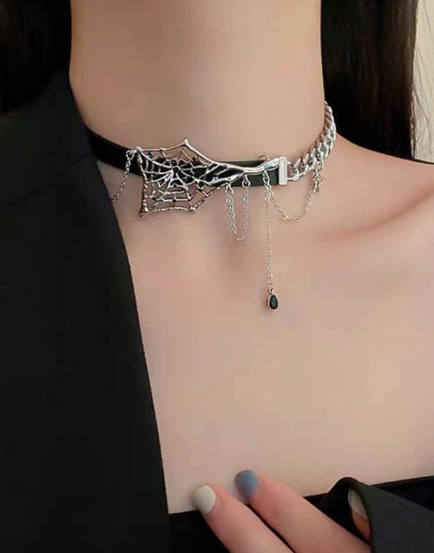 DimMoire【ディムモアール】骨型ピアス/Silver