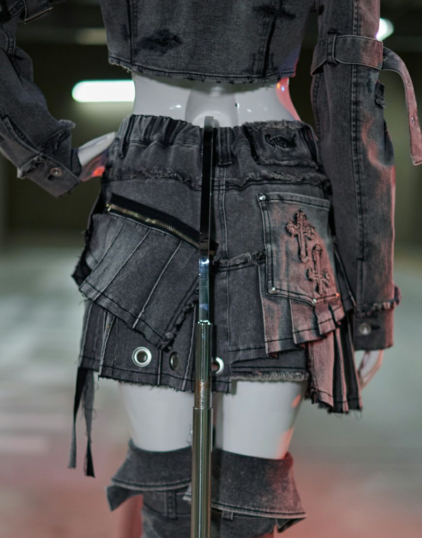 Grrr the Lipper【ガルルザリッパー】ケロイドデニム-仙骨/全2色