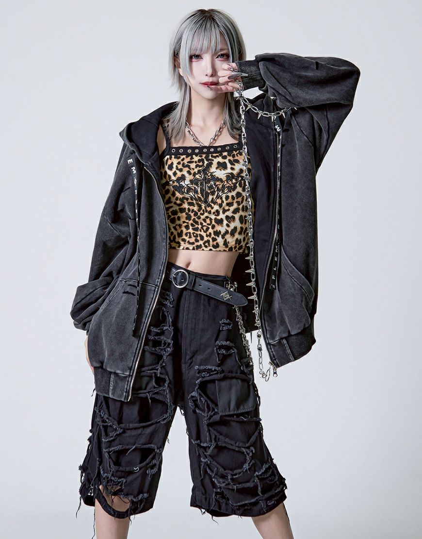 REFLEM【レフレム】チェーン付きブロークンうさ耳長袖ジップアップ