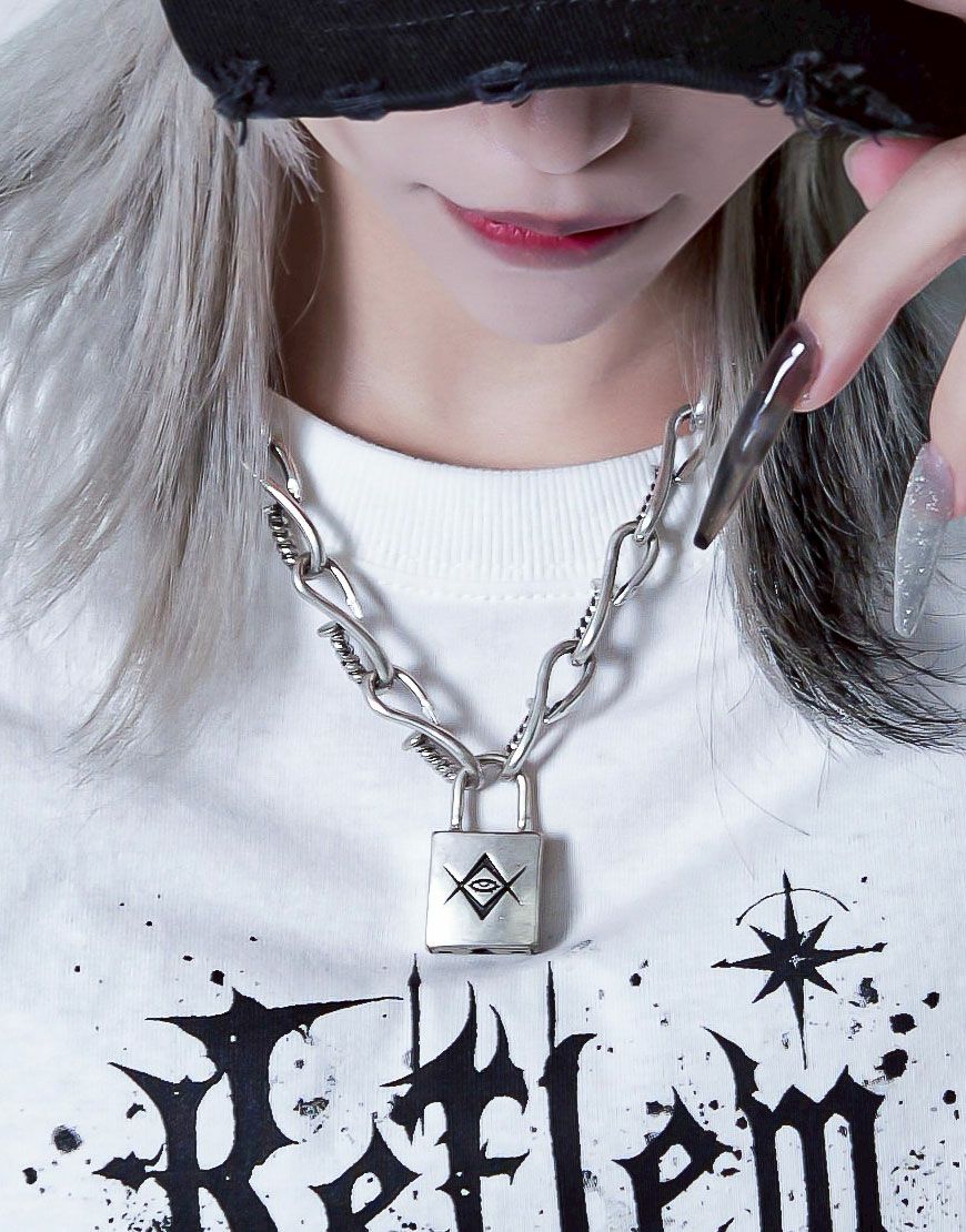 REFLEM【レフレム】Thorn eyeロゴパドロックネックレス/全1色