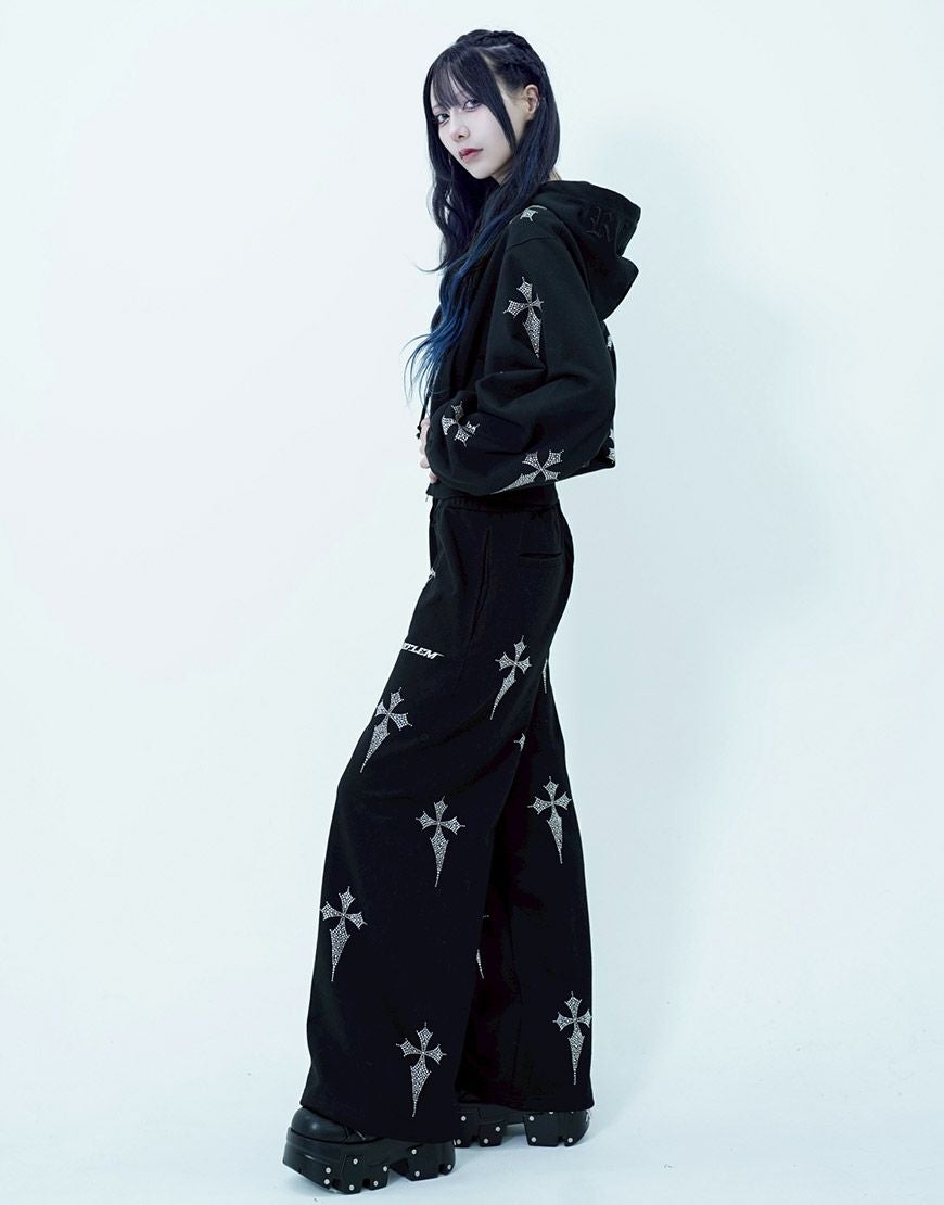 REFLEM【レフレム】ラインストーンクロス総柄長袖クロップドジップ