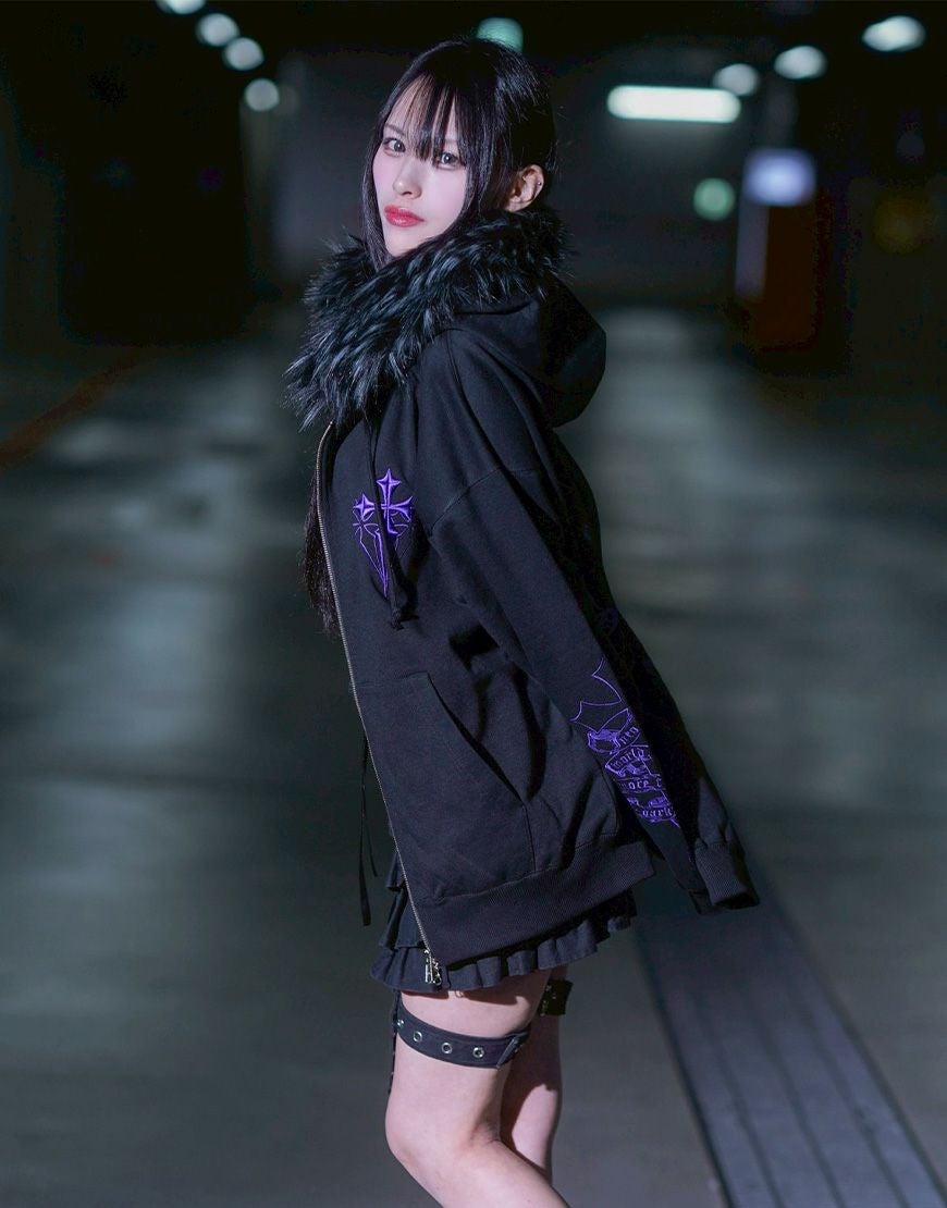 REFLEM【レフレム】ファー付きクロス刺繍ジップアップパーカー/全3色