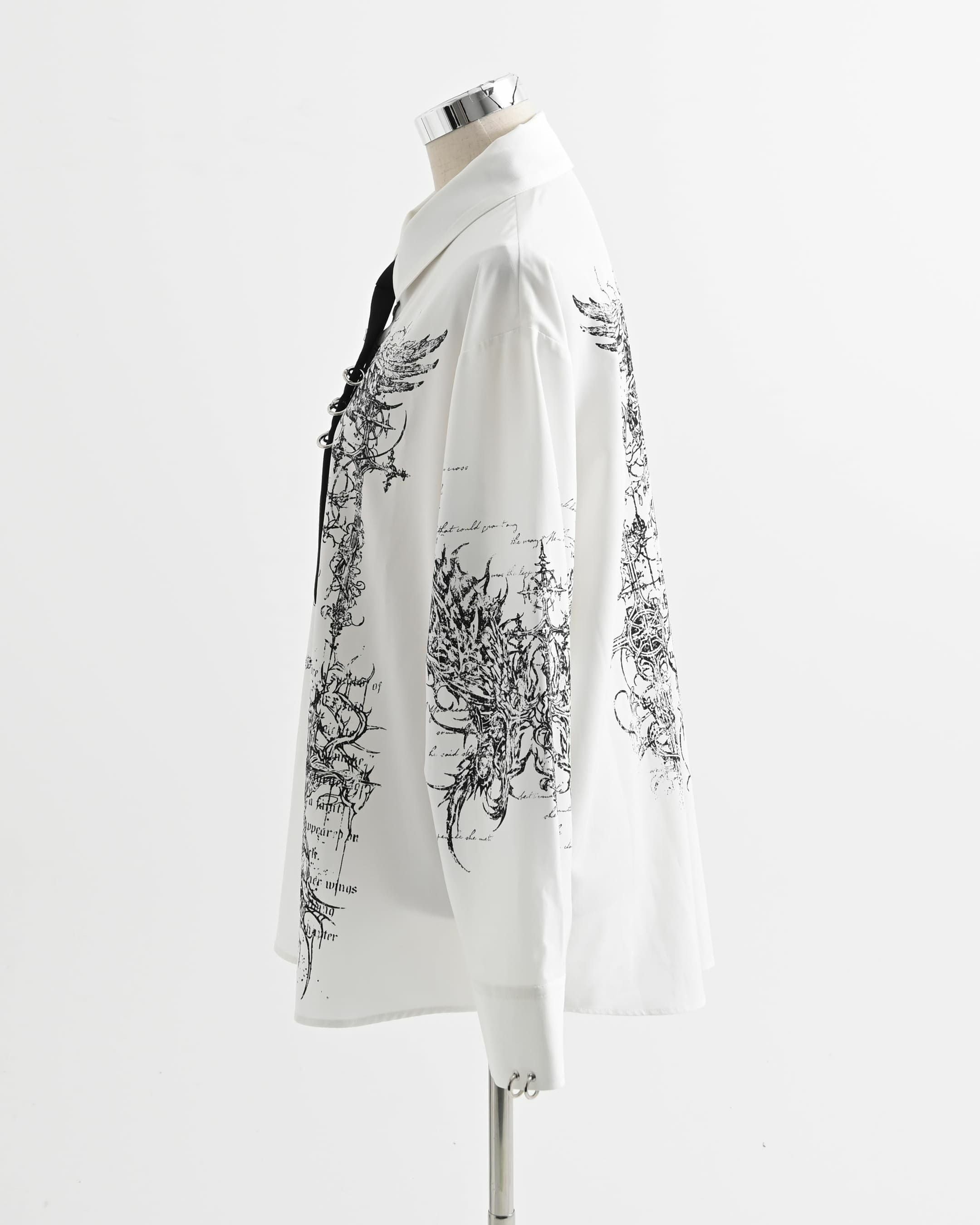 REFLEM【レフレム】 ネクタイ付プリント長袖シャツ white REFLEM/レフレム』ネクタイ付きプリントシャツ（シャツ/ブラウス