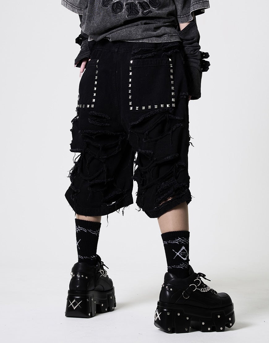 REFLEM【レフレム】スタッズ付きダメージデニムハーフパンツ　Black REFLEM【レフレム】スタッズ付きダメージハーフパンツ/全2色