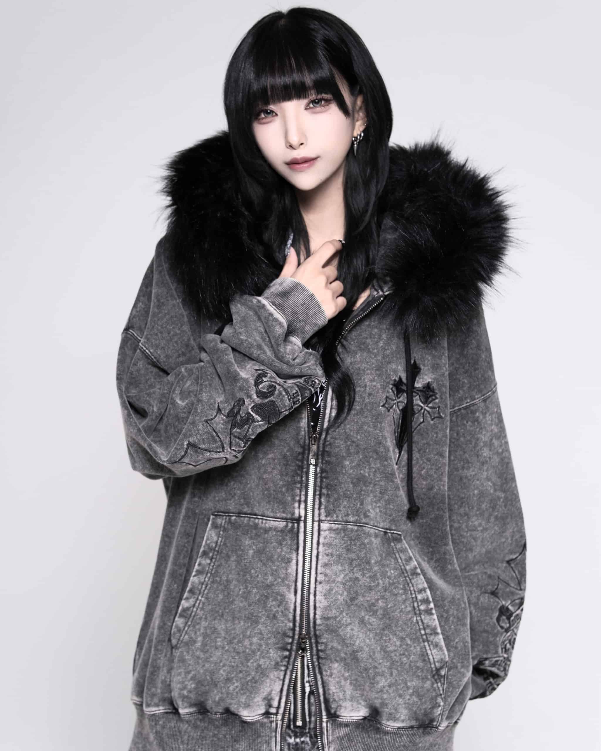 REFLEM【レフレム】ファー付きクロス刺繍ジップパーカー/全3色 REFLEM【レフレム】ファー付きクロス刺繍ジップパーカー/全3色